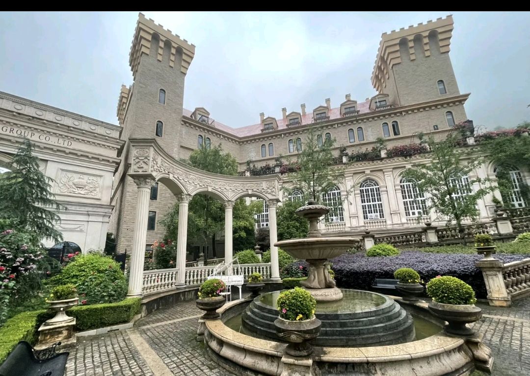 杭州.爱丽芬城堡度假游
