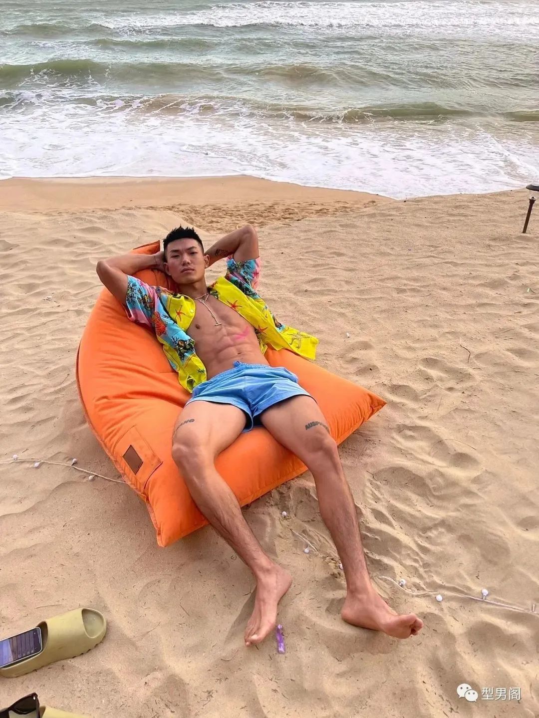 广东黑皮健身模特,巧克力腹肌太硬核了