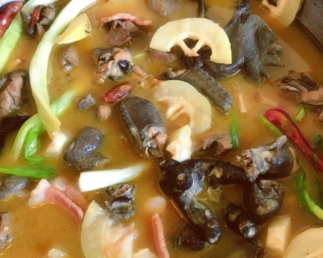临沧火腿木瓜鸡:云南美食中的独特组合
