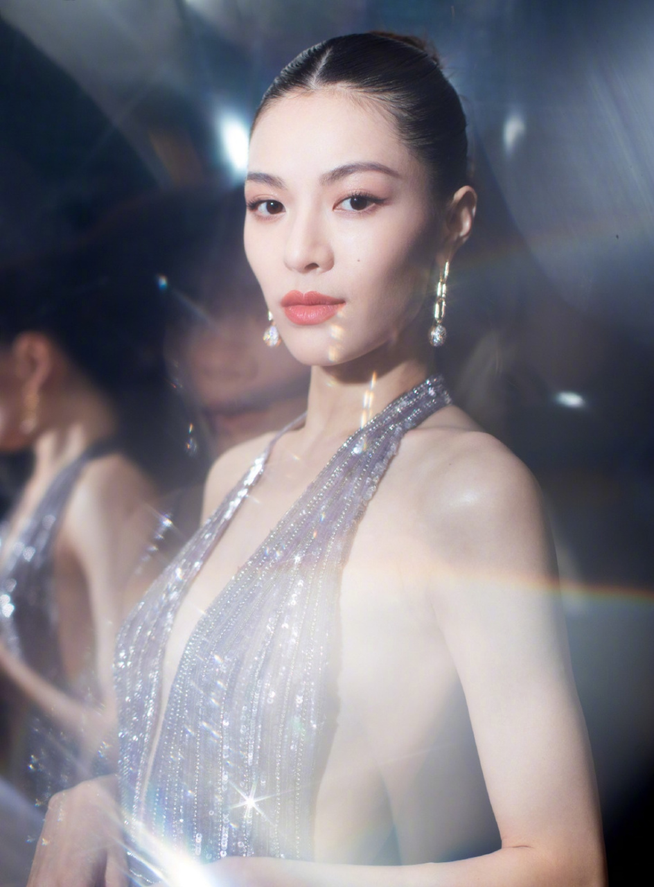 钟楚曦,萧敬腾,向佐是不是失散多年的兄妹呀,忽然发现这三位长得好像.