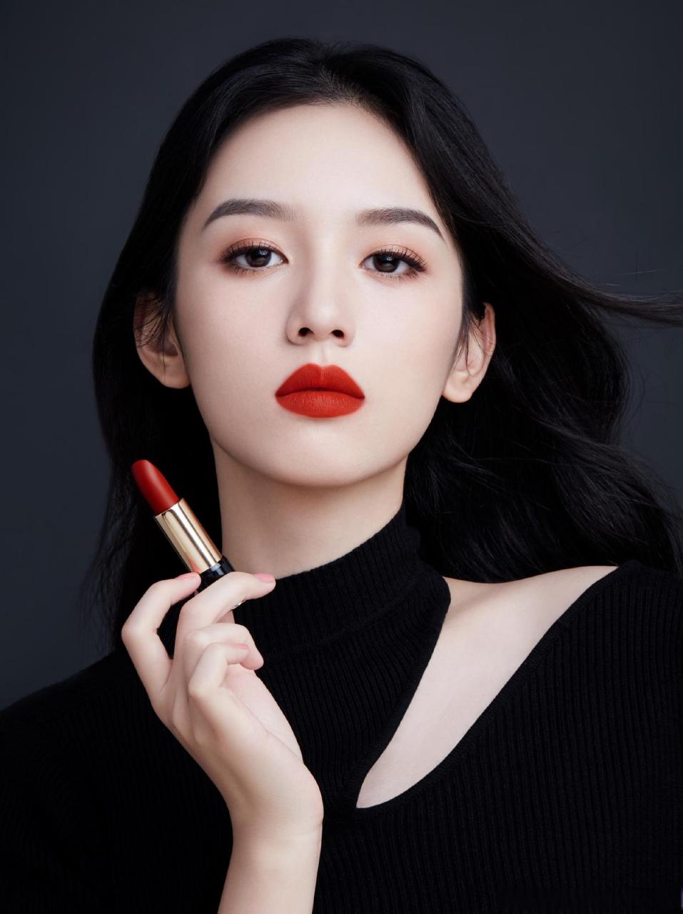 周也好精致的一张脸啊!#明星生图大赏# #我们都爱聊八卦# #娱乐