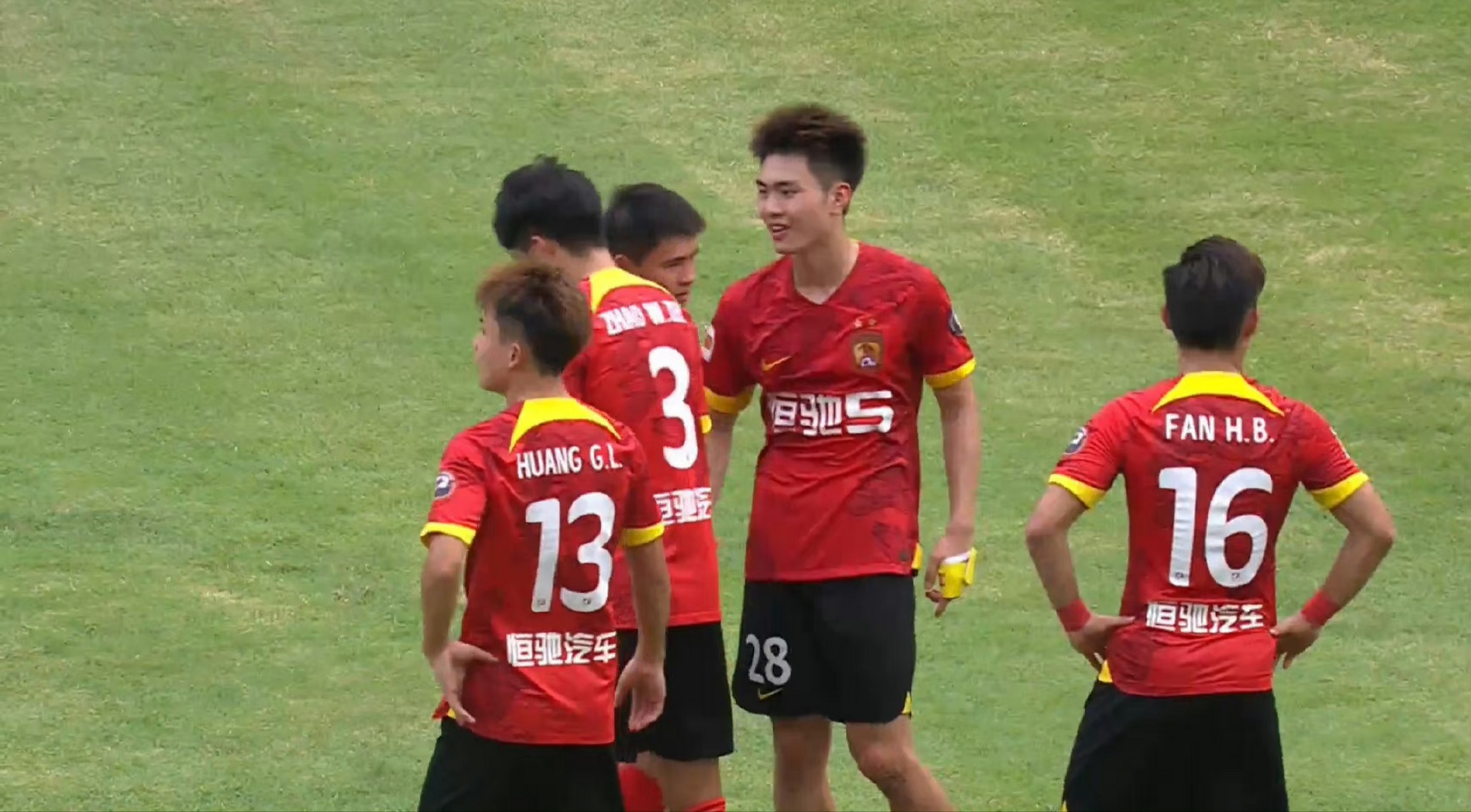 中甲第1轮:广州队在越秀山主场0:0战平辽宁沈阳城市!