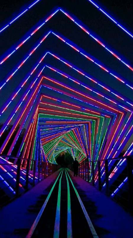 许昌时光隧道夜景太漂亮啦,你去看过吗?-度小视