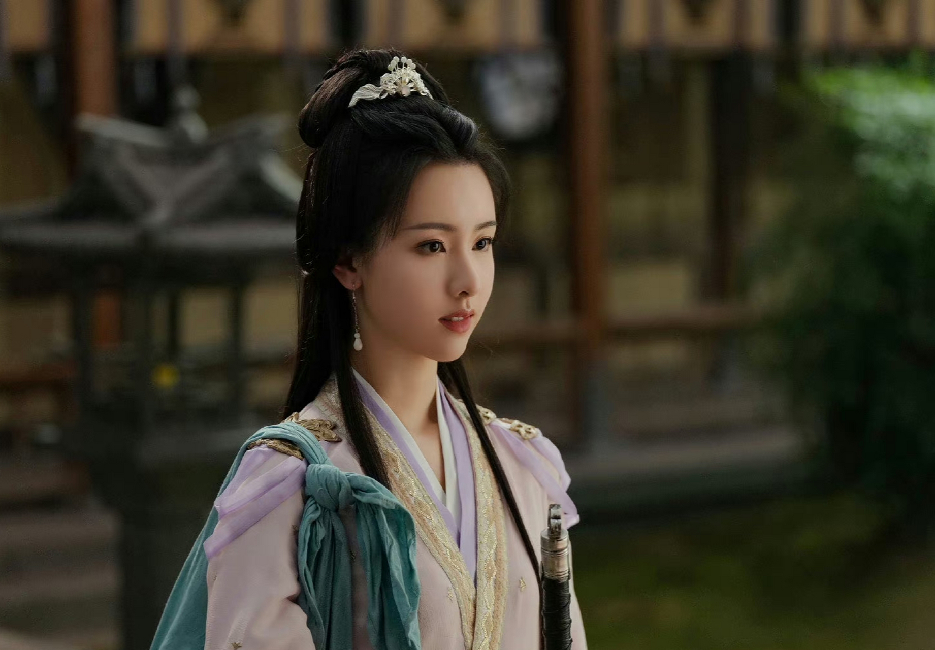 在《莲花楼》中,@陈都灵 饰演李莲花的初恋女友乔婉娩.