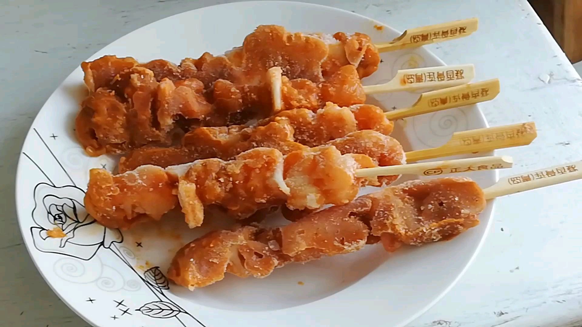 炖了个鸡汤有点太补了,炸了个儿子喜欢吃的骨肉相连,吃撑了