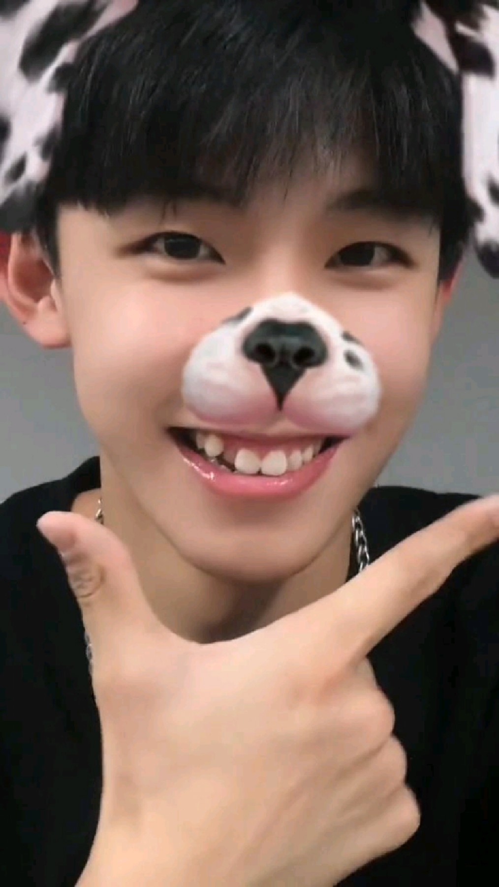 16岁田径体育生 虎牙小帅哥还有腹肌