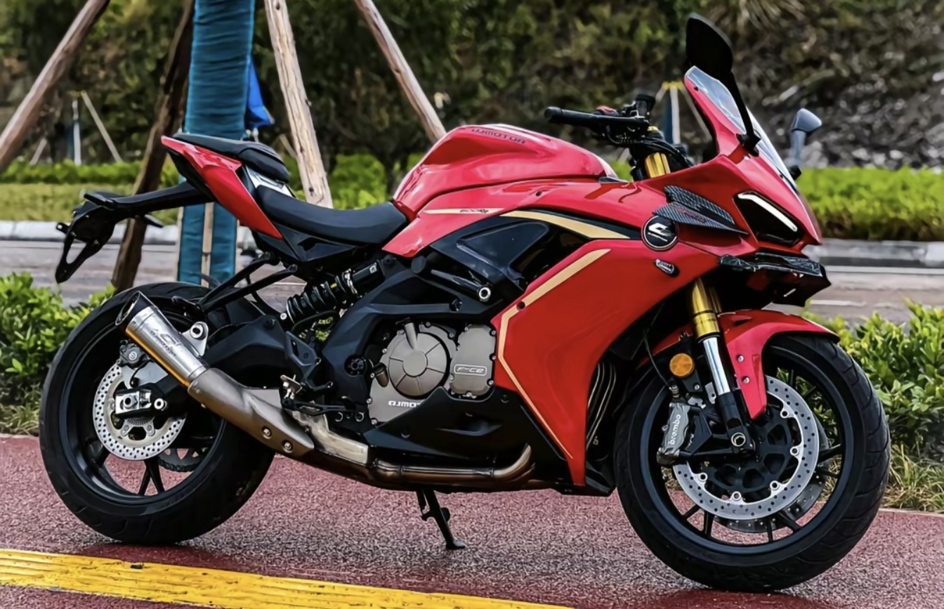 qjmotor赛600摩托车:升级弯道abs,是真的快!