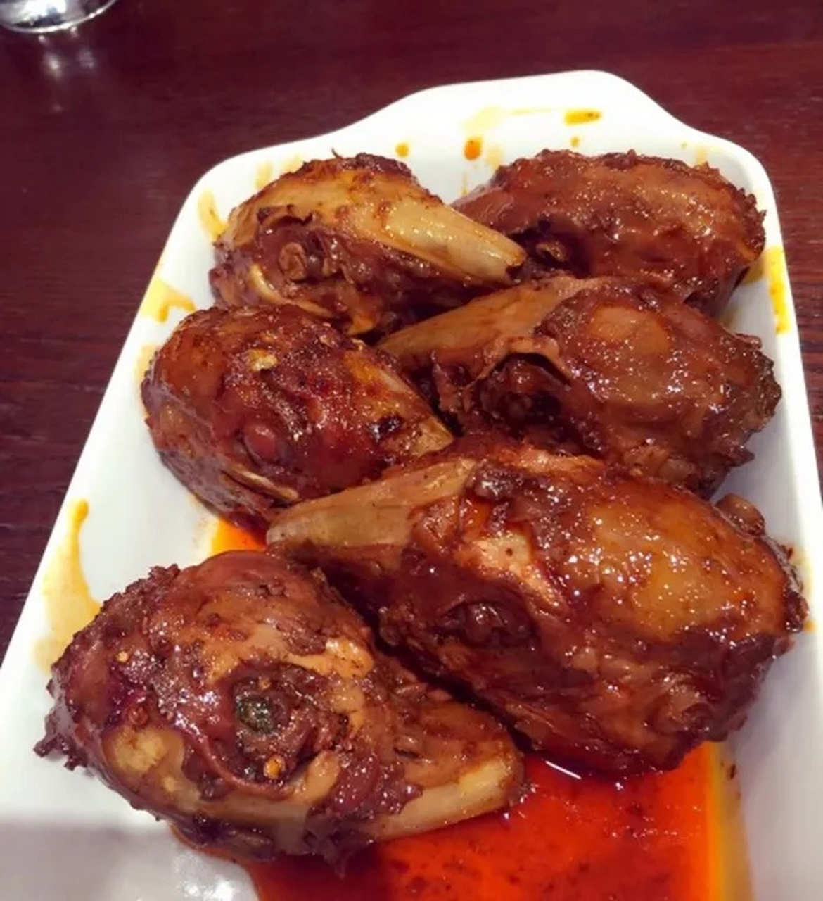成都双流区又个著名的小吃——双流老妈兔头,这种食物看起来有点恐怖