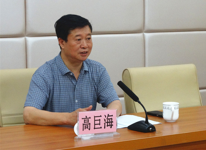 阳泉市教育局长高巨海被查,已经退休四年多,他的问题看起来不小