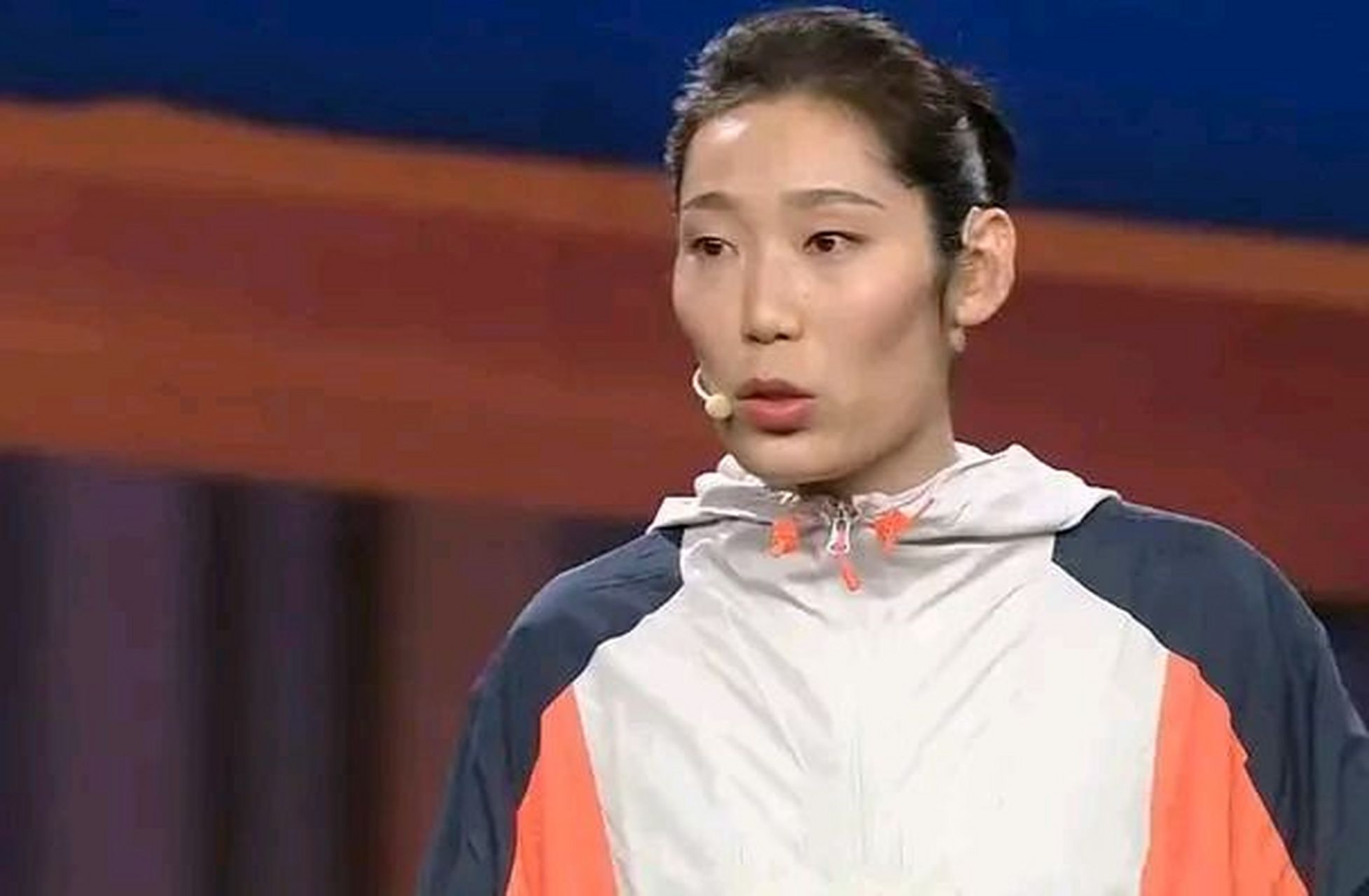 王云蕗公开喊话朱婷#女排# ,蔡斌保持沉默  中国女排主力队员王云蕗在