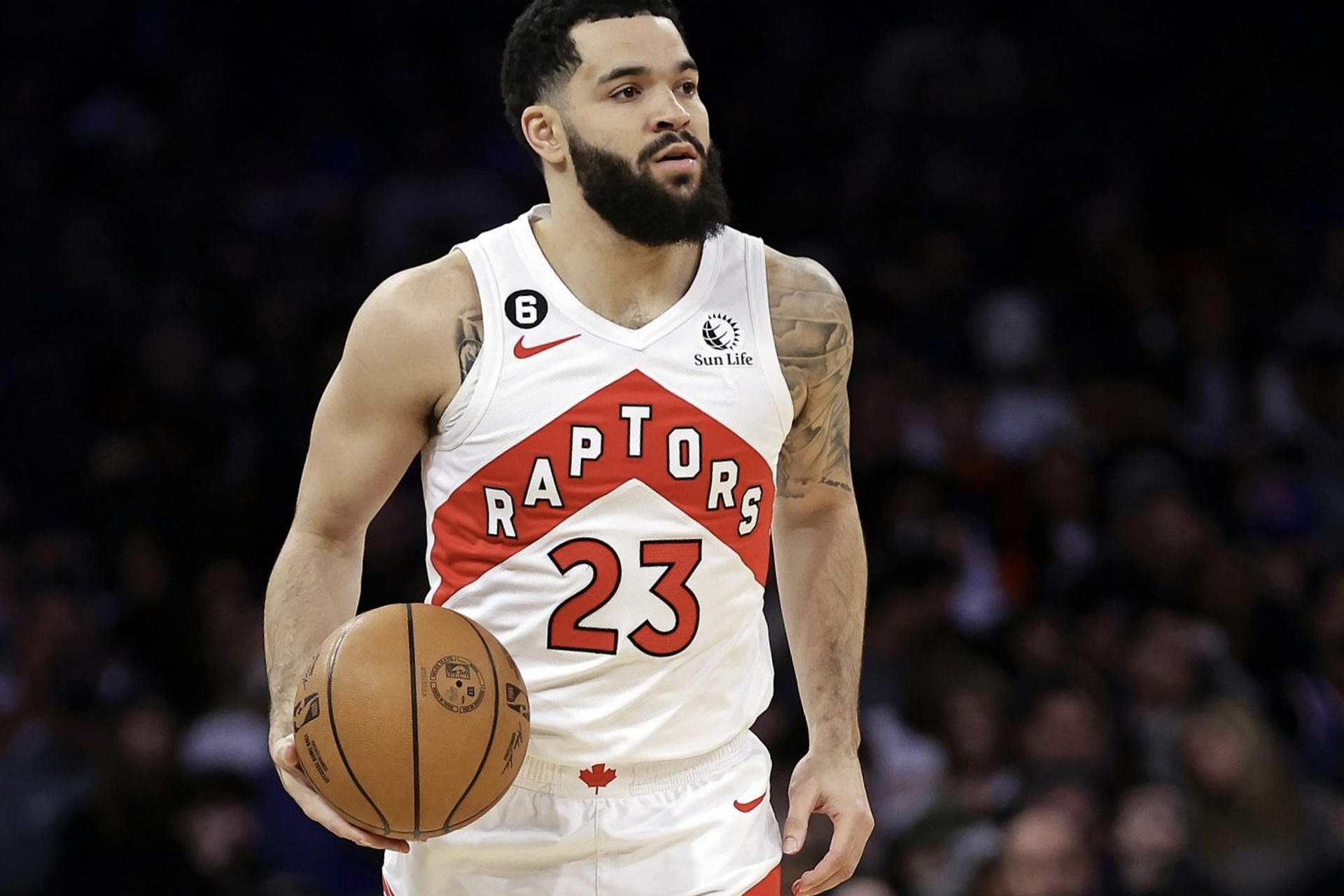 范弗里特原本和猛龙还有一年合同价值2280万美金,此番选择试水自由