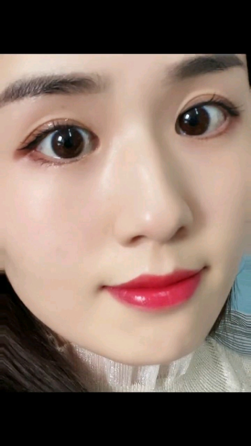 没有瑕疵的美,水灵灵的大眼睛真迷人!