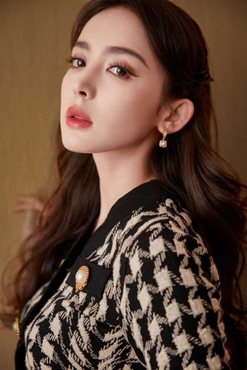 古力娜扎高清壁纸头像(五十九)[庆祝]