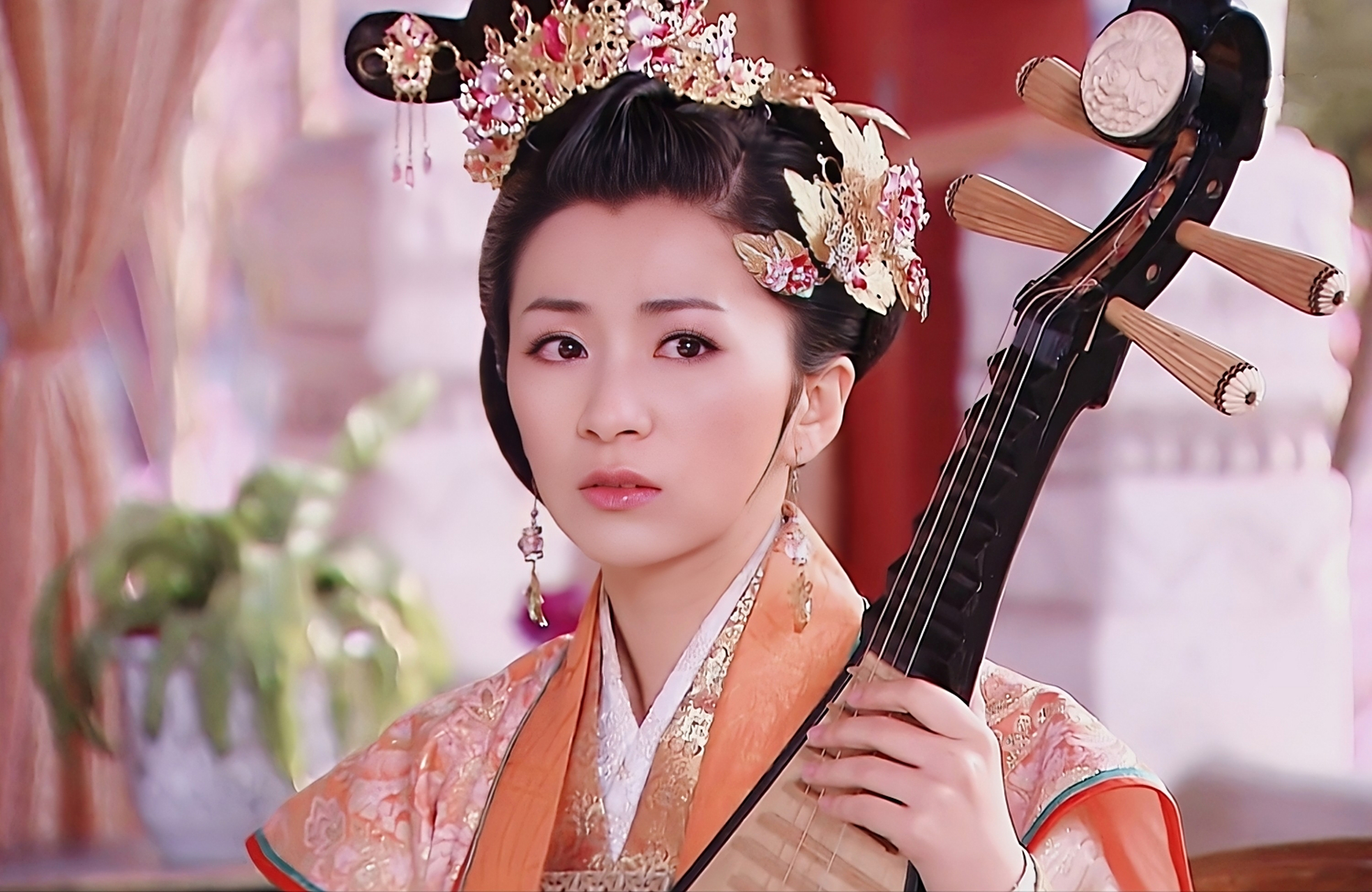 刘庭羽古装扮相真的很美,看过她的剧也都是古装剧,而且女娲传说之灵珠