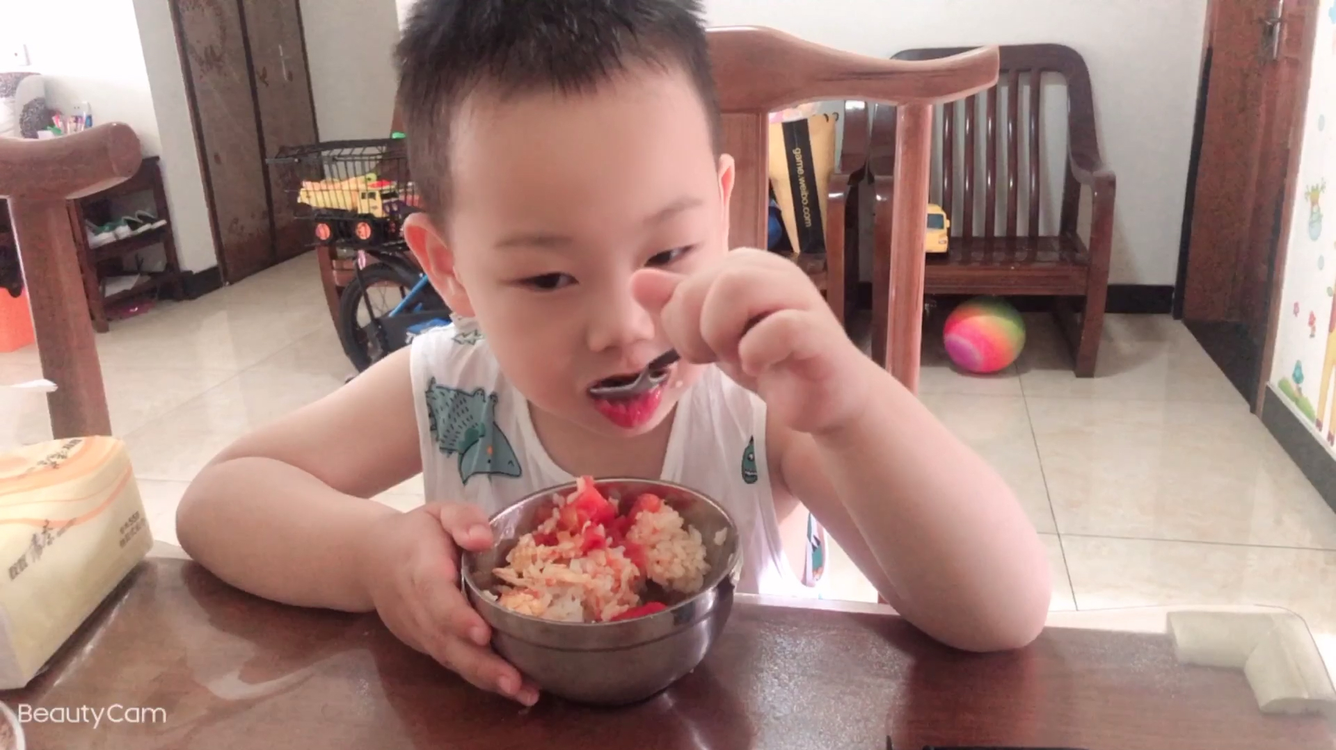 小朋友的午餐,鸡蛋炒西红柿拌米饭,香香滴!