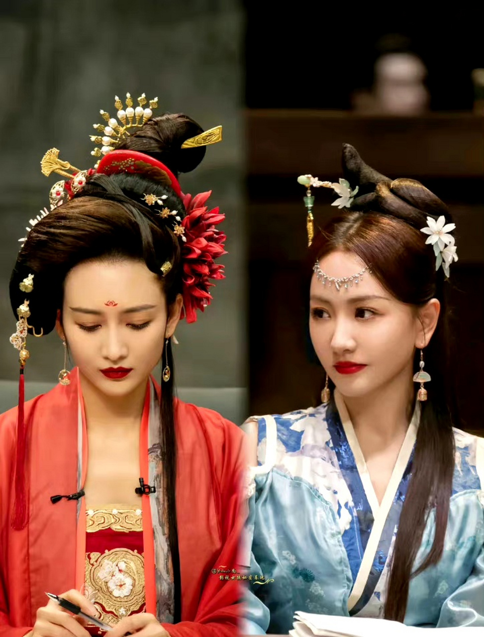 真的被王鸥杨蓉这一红一蓝的妆造惊艳到,谁能想到这是综艺里的造型,大