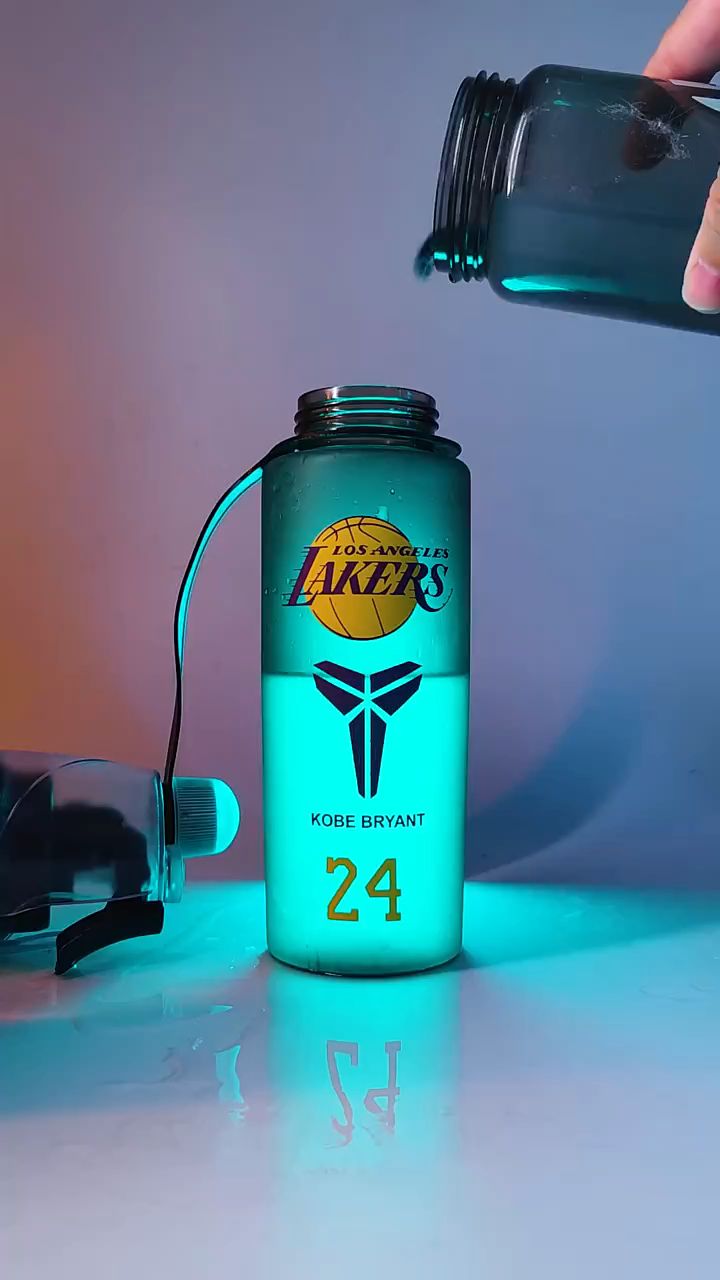 科比24号喷雾水杯