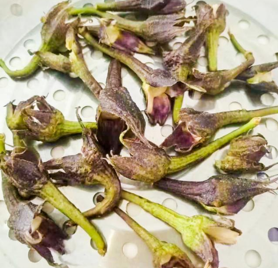 茄子蒂你都扔了?分享茄子蒂的3大神奇妙用,赶快收藏!