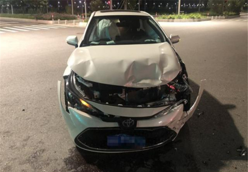 2019款雷凌完成首撞,看到撞击结果后,网友:安全配置太多也不好
