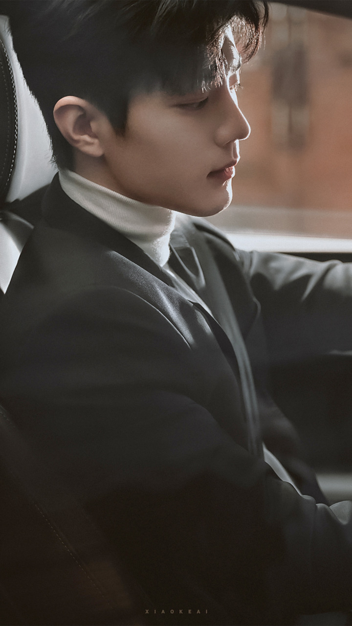 肖战开车的样子好帅!