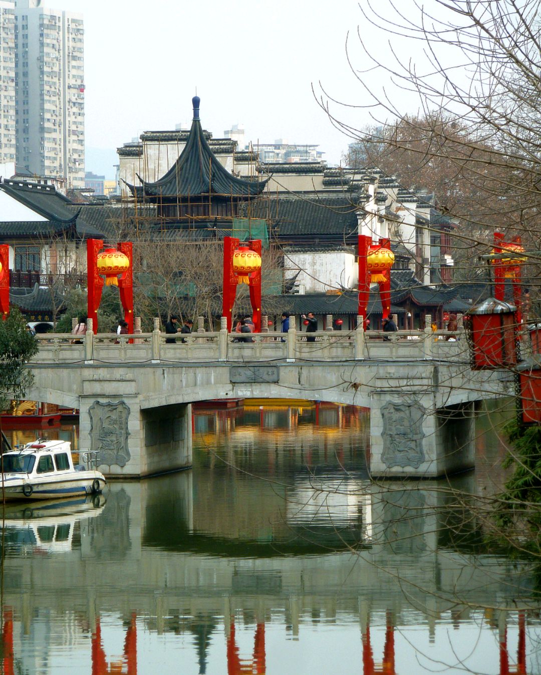 文德桥在南京城南秦淮河畔,南北横跨在文德路与青石街相交处,是明代