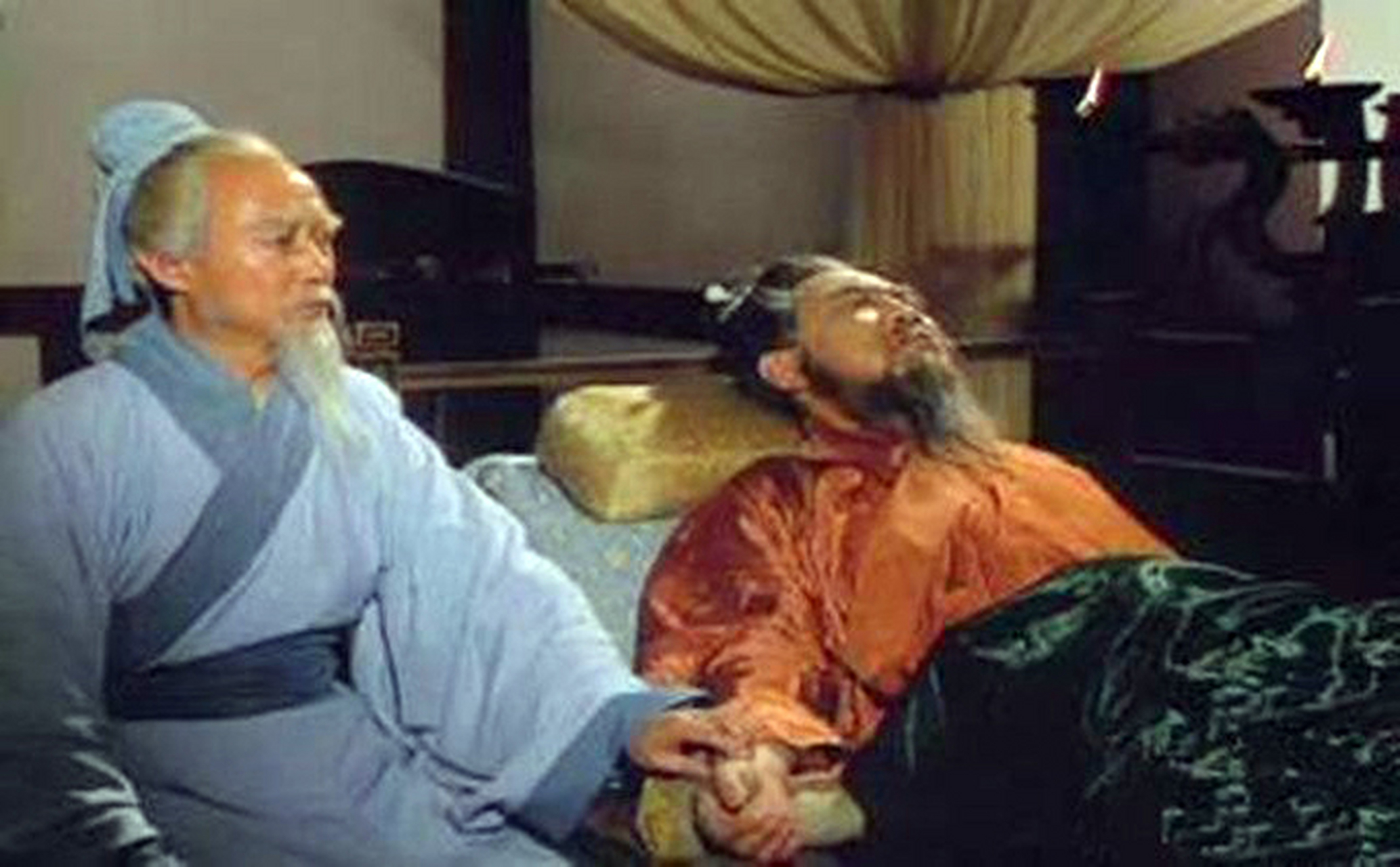 把脉之后,华佗大骂病人,并拿起金镯子离开,没想到,病人气的吐血后