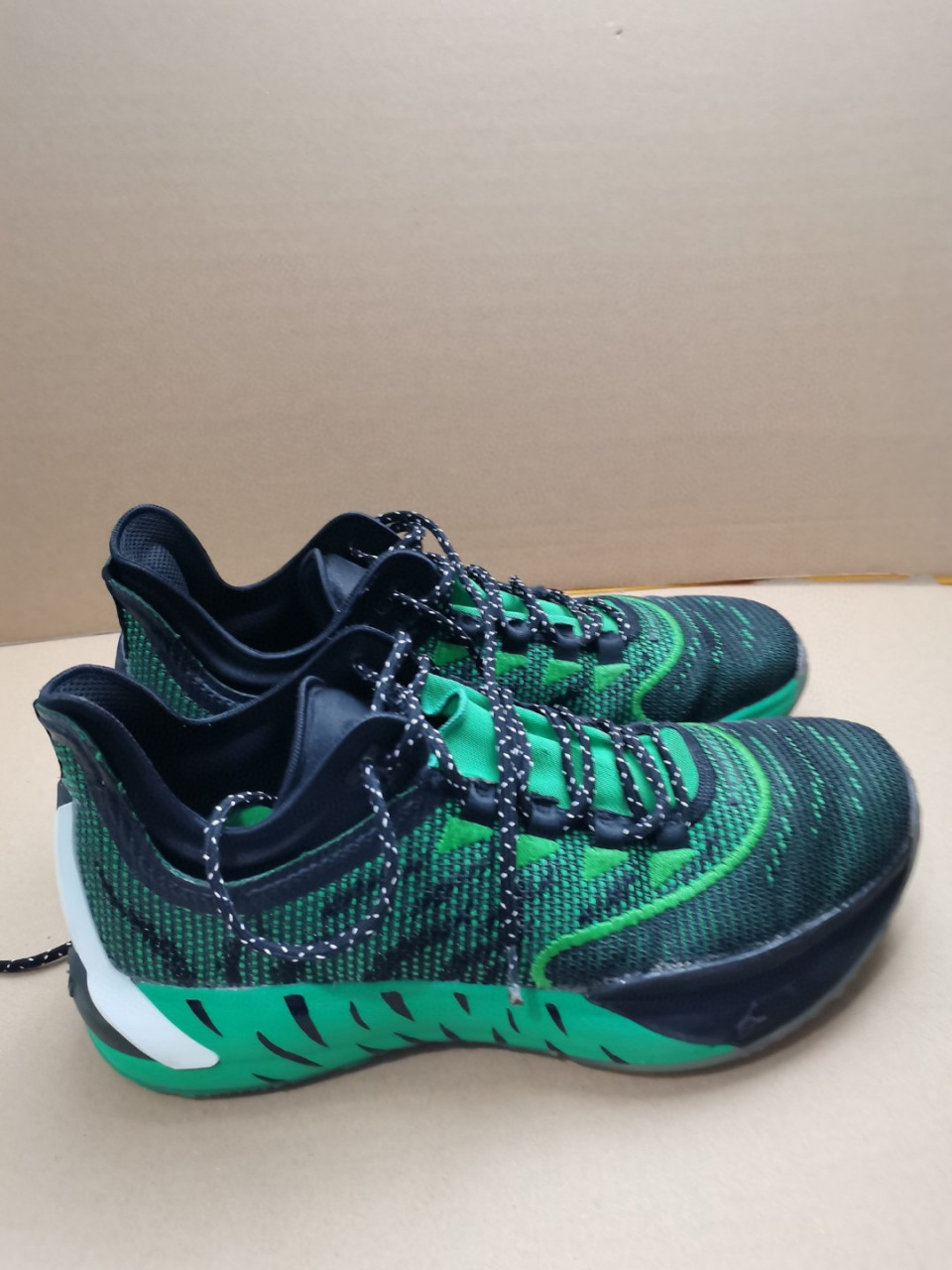 5码安踏海沃德篮球鞋,95新,110带走.