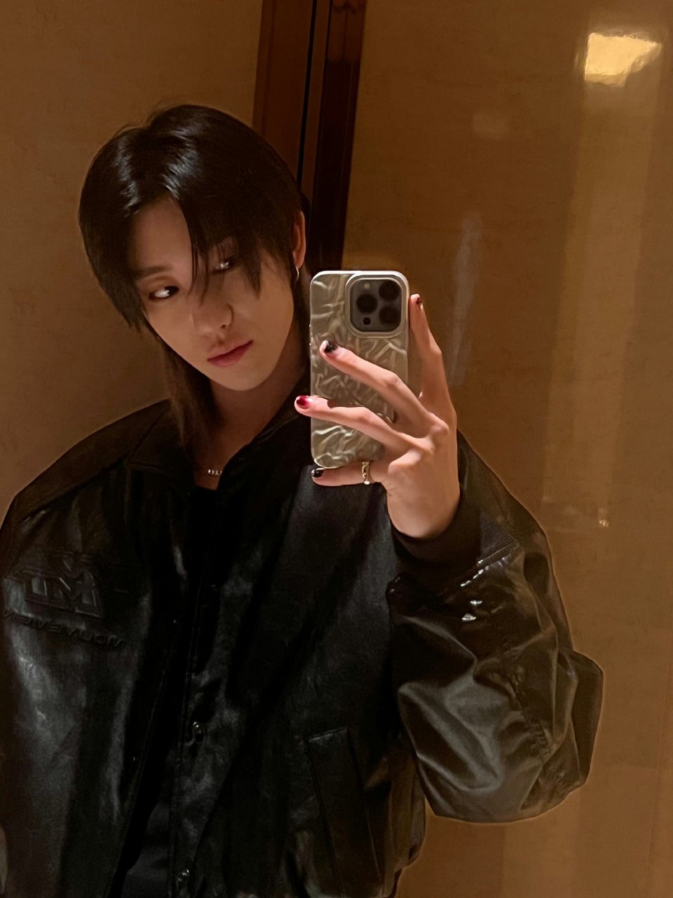 徐明浩直播分享美甲[期待] 韩国男子组合seventeen成员徐明浩,日前在