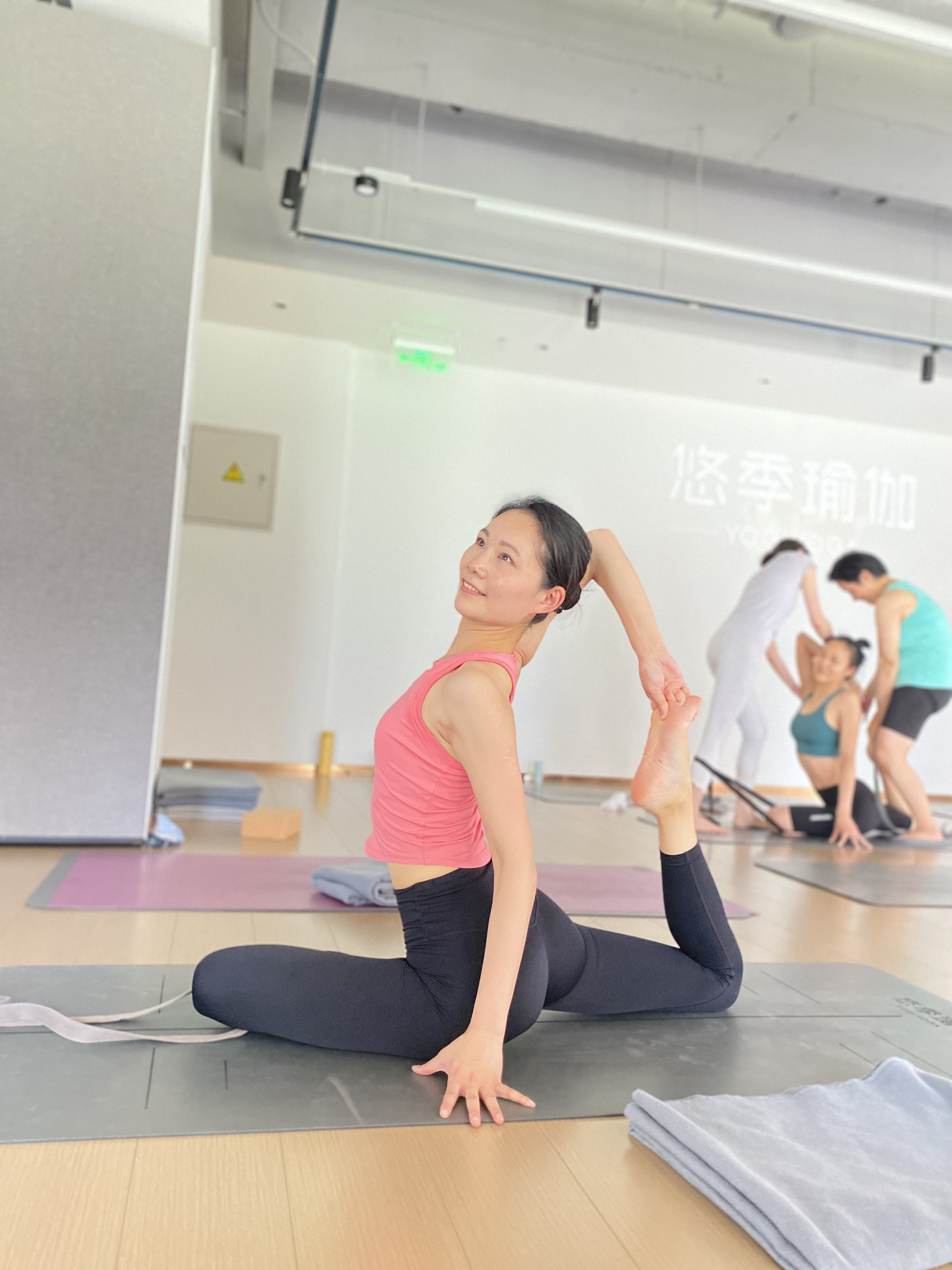 和老师的后弯女神们在一起