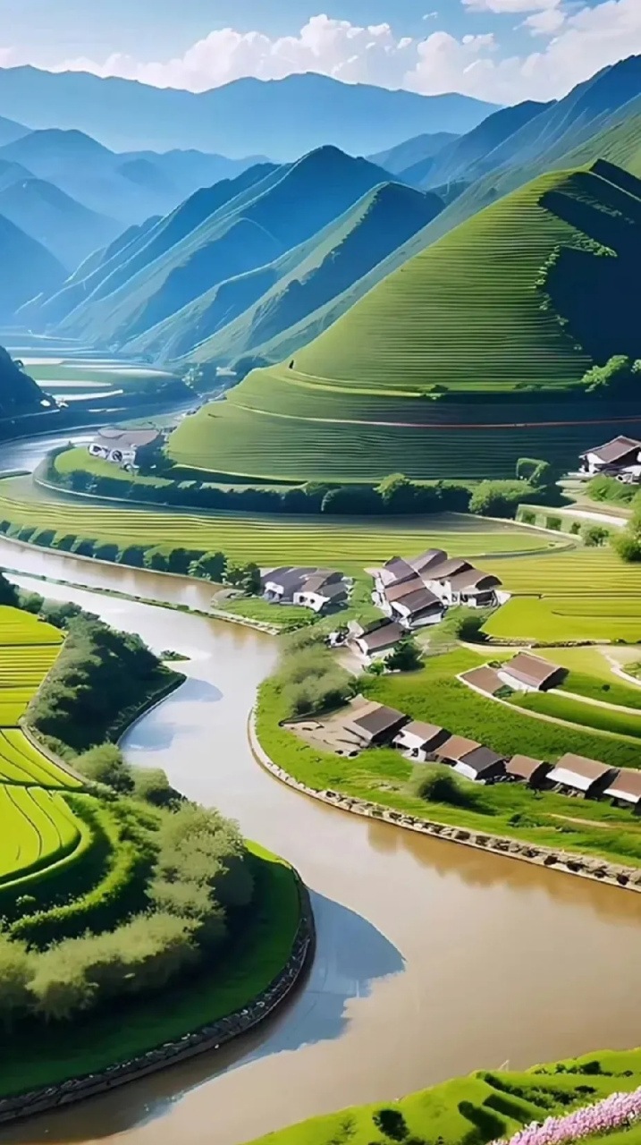 贵州是一个美丽的地方,它位于云贵高原上,风景如画,是一个理想的旅游