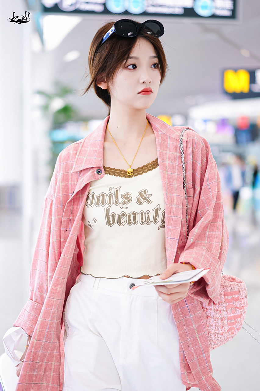 可爱漂亮的演员张淼怡.