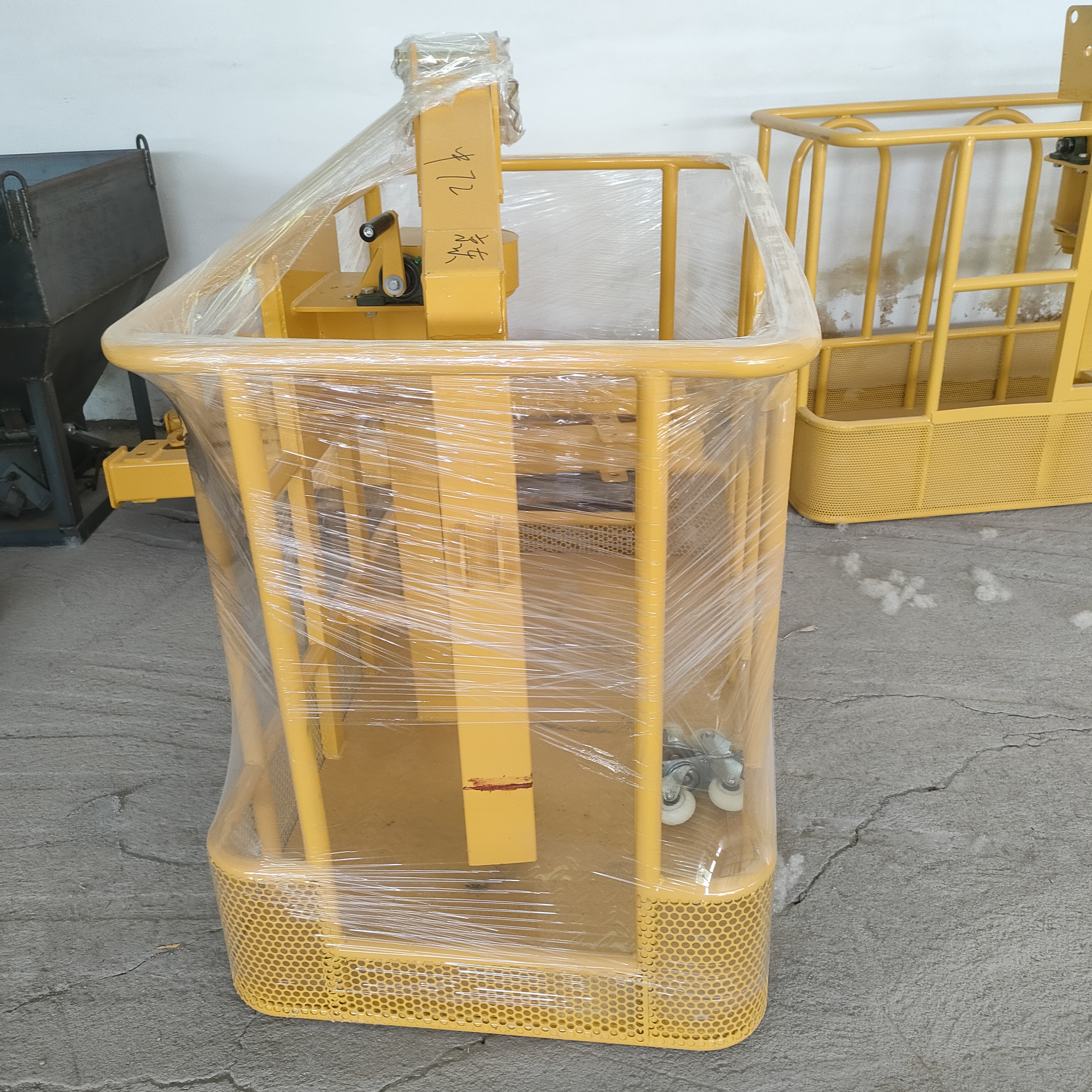 吊车吊篮吊框360度自动调平固定吊车顶框旋转施工吊篮