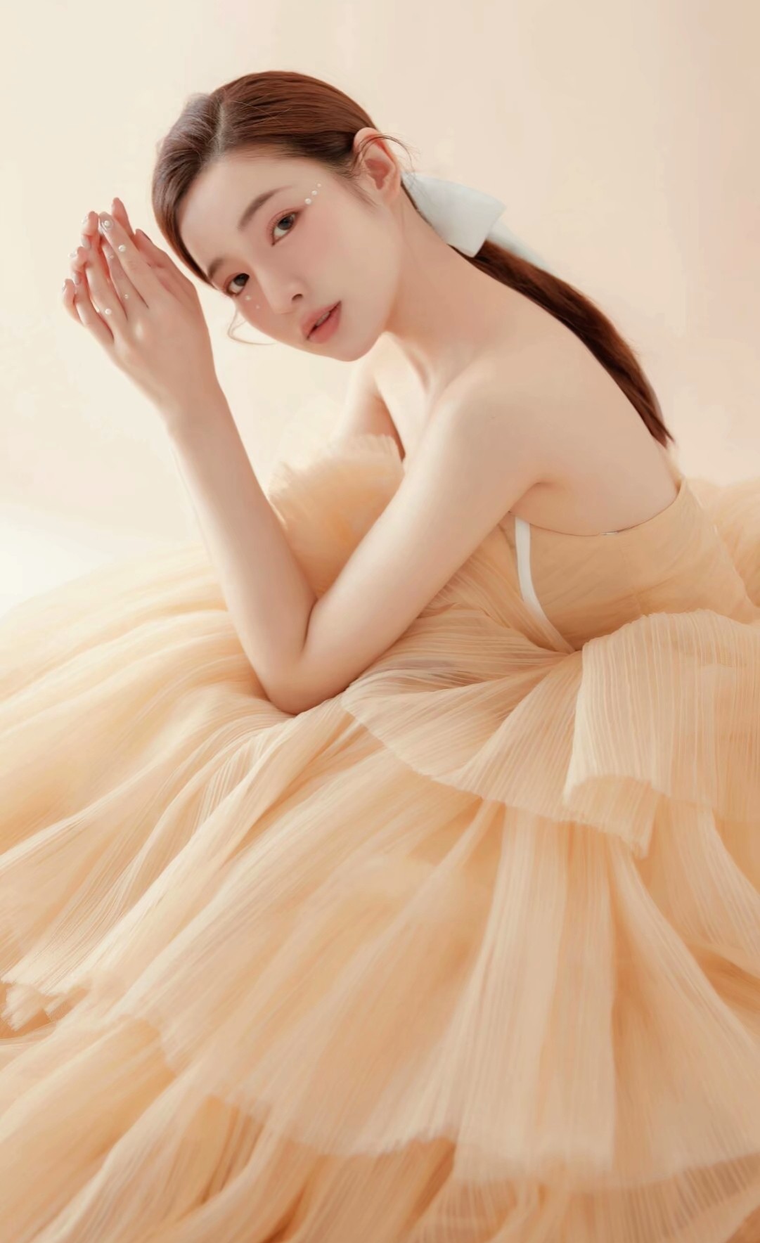 云南美女演员张婕婕,性感迷人,动人心弦