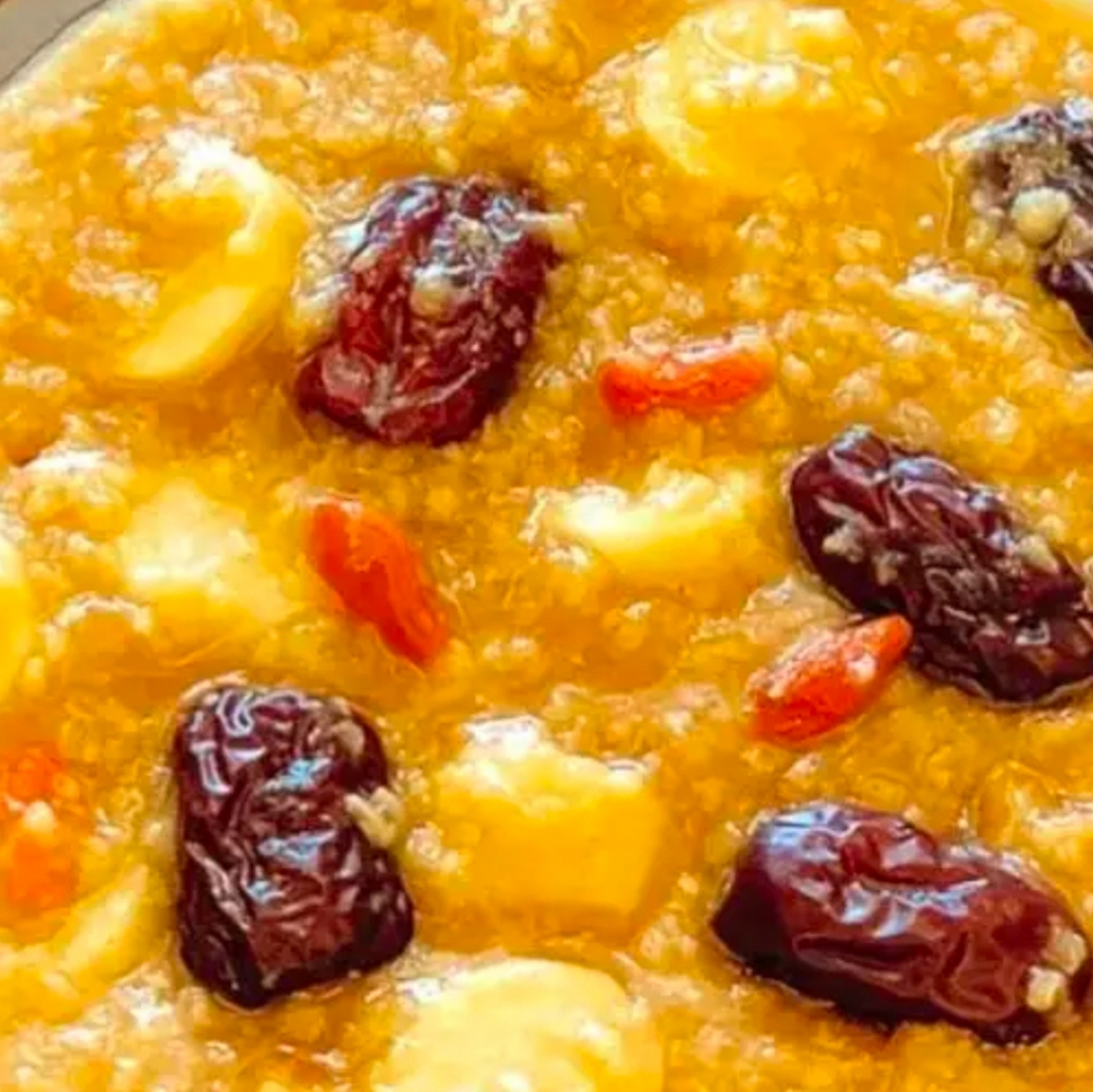 山药红枣小米粥  食材:山药,红枣,小米,红糖,枸杞  做法: 1:山药洗