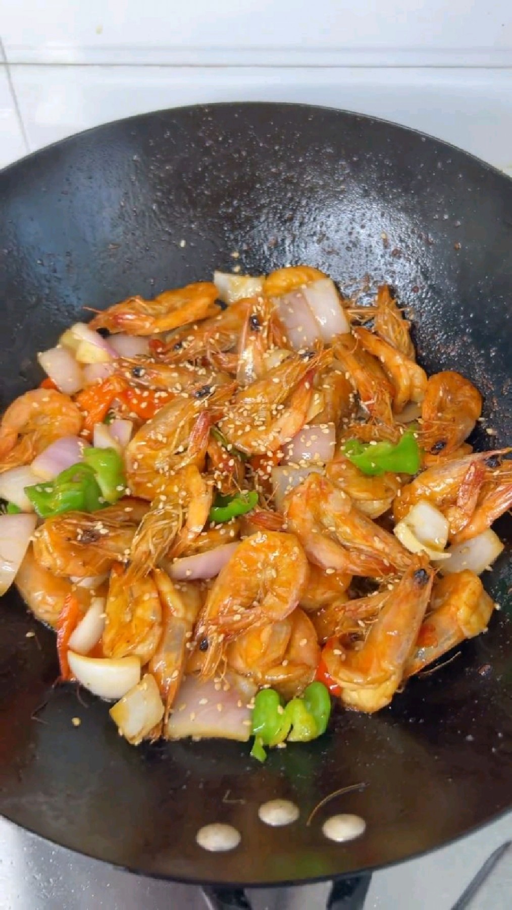 家庭版干锅虾,这一份卖150应该不是问题吧,女儿最喜欢吃了,快给孩子做