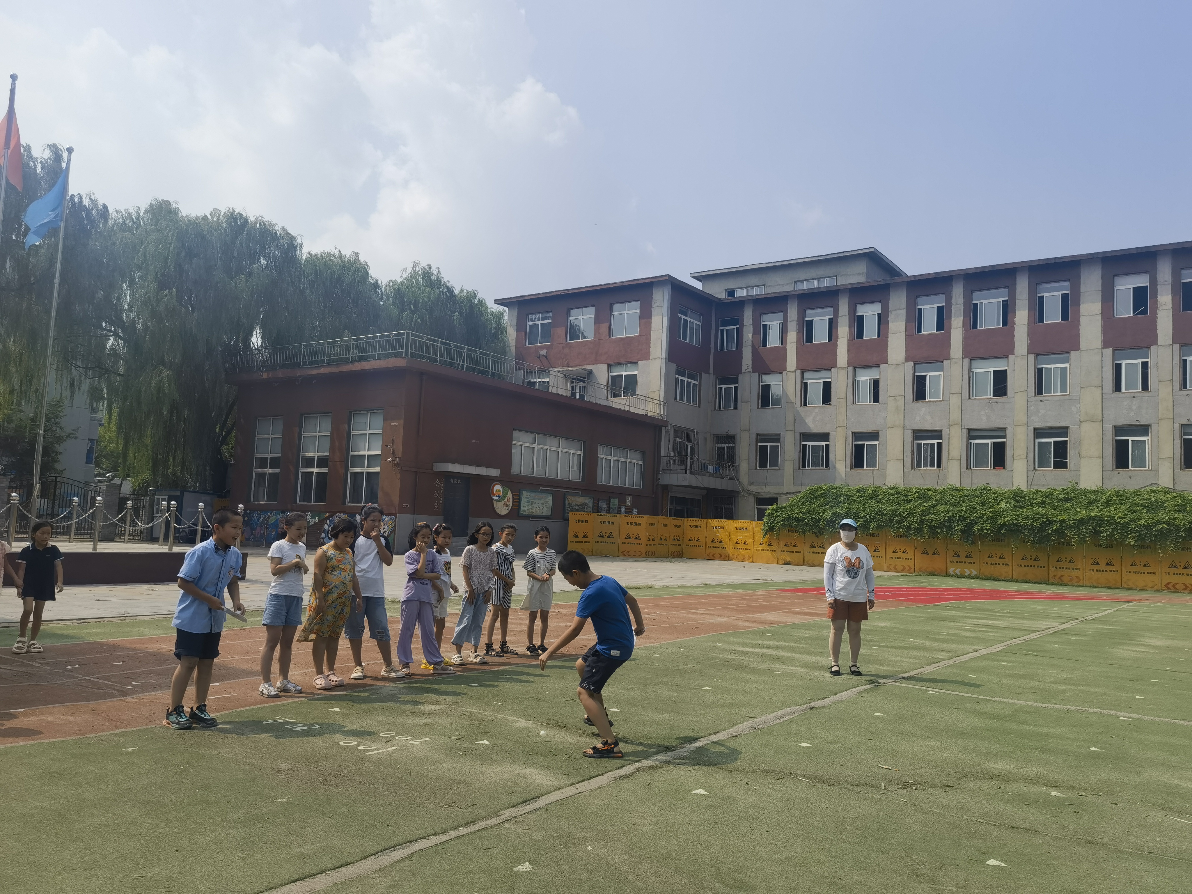 南十社区关工委举办小学生趣味运动会