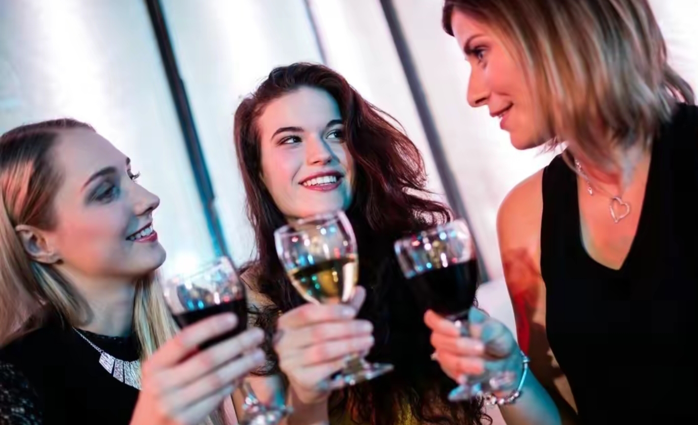 "喝酒脸红"和"喝酒脸白",哪种人更能喝?