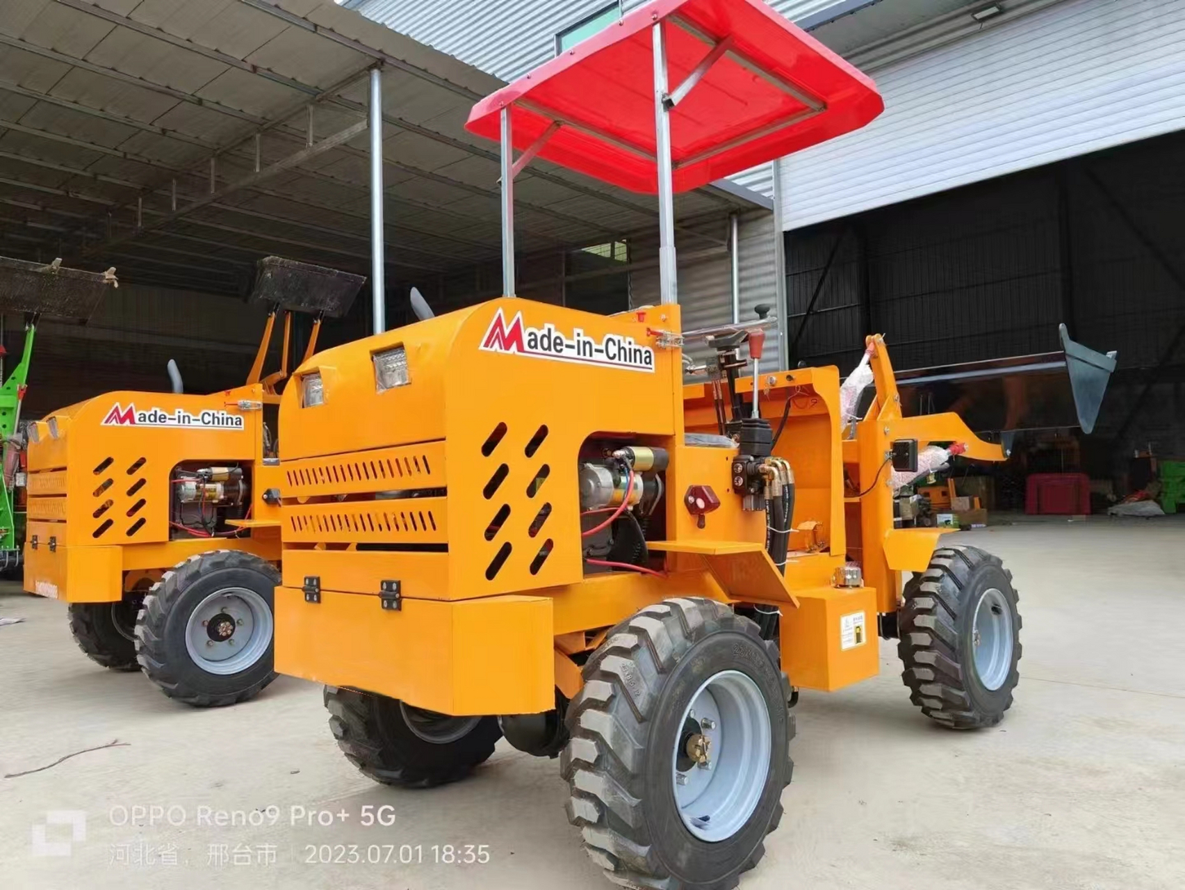 柴油四驱小铲车,一种多功能的工程机械,凭借其强大的四驱动力和灵活的