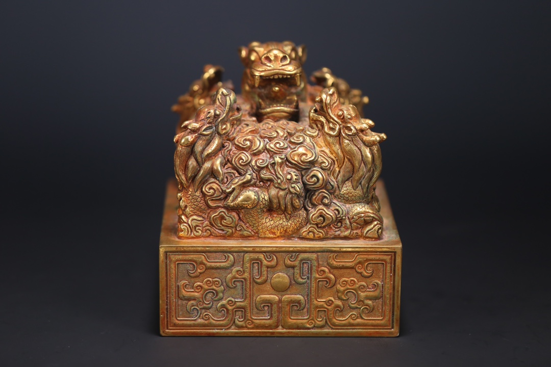 清 铜鎏金九龙大印