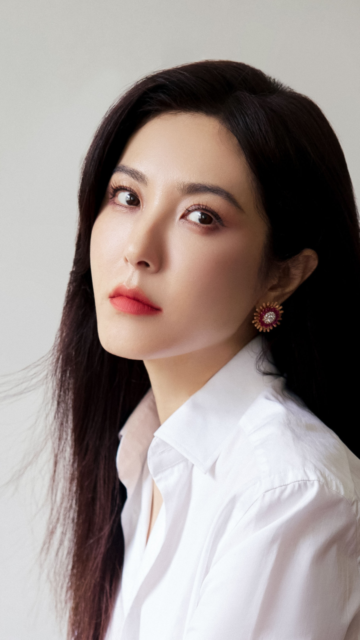 曾黎# [鲜花][赞同]高山流水,四季变换不过是轻轻而来,又轻轻而去罢