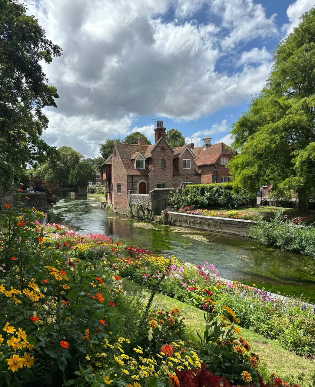 无滤镜下的英国真实美景,从伦敦自驾到坎特伯雷,再去多佛白崖,时间不