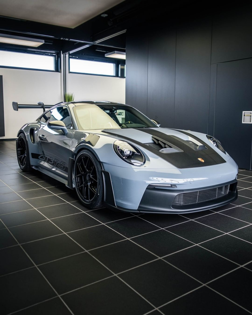 911 gt3 rs型号 原车价格280万  性能方面:保时捷最拿手的4