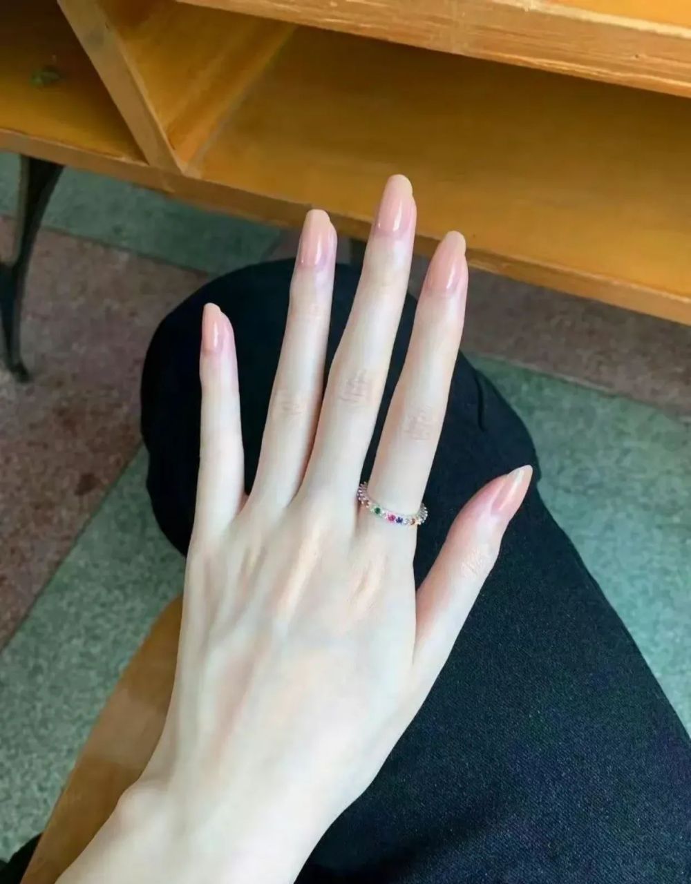 这么好看的手,干什么活才合适呢?