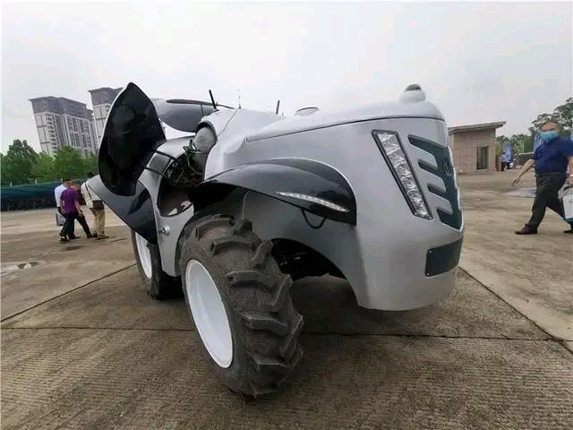 拖拉机中的"擎天柱",首台5g智能拖拉机