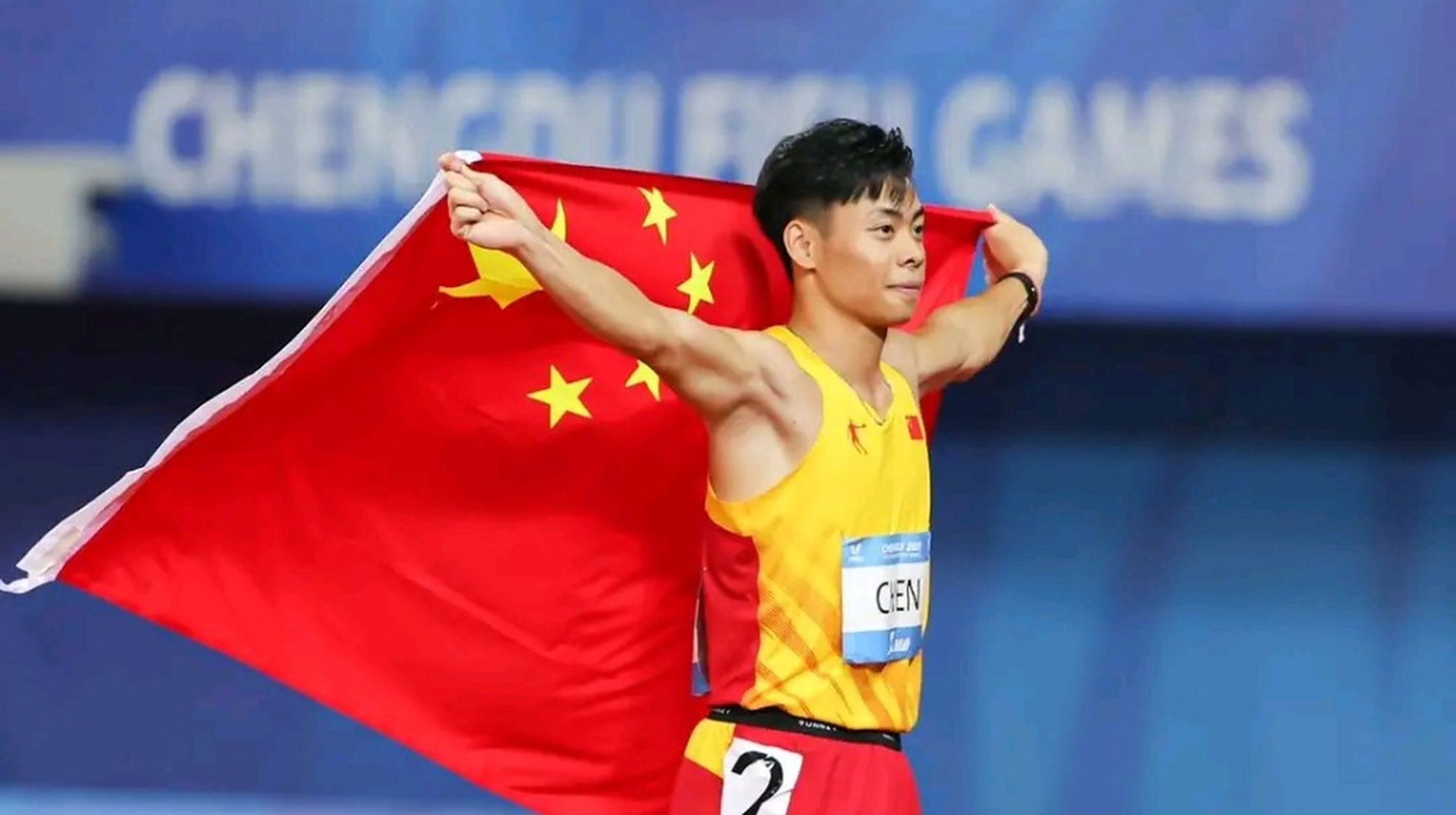 陈冠锋:中国最强00后飞人,苏炳添预测他闯进10秒大关