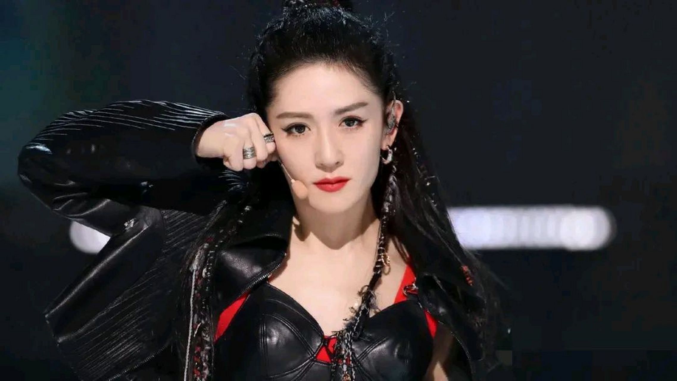 张小斐是怎么被捧红的呢? 电影《你好,李焕英》演员片酬对比.