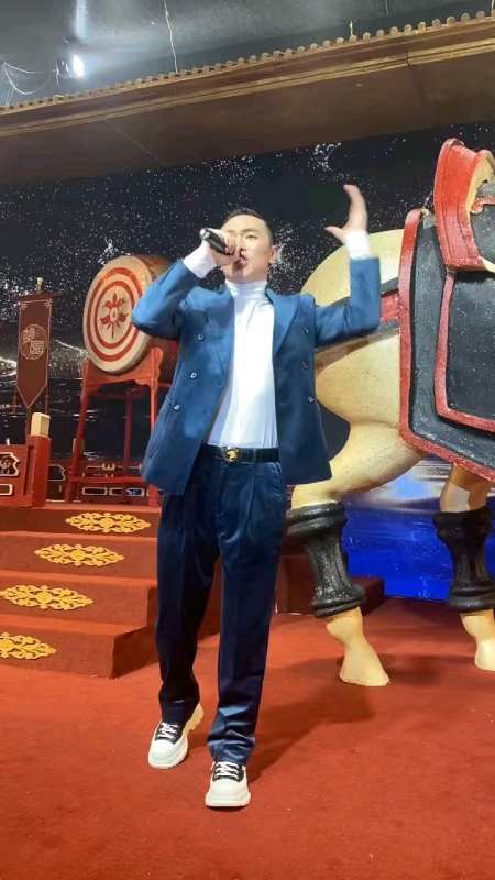 歌手#王琪#《万爱千恩》 苏州站精彩现场 现场听更感动-度小视