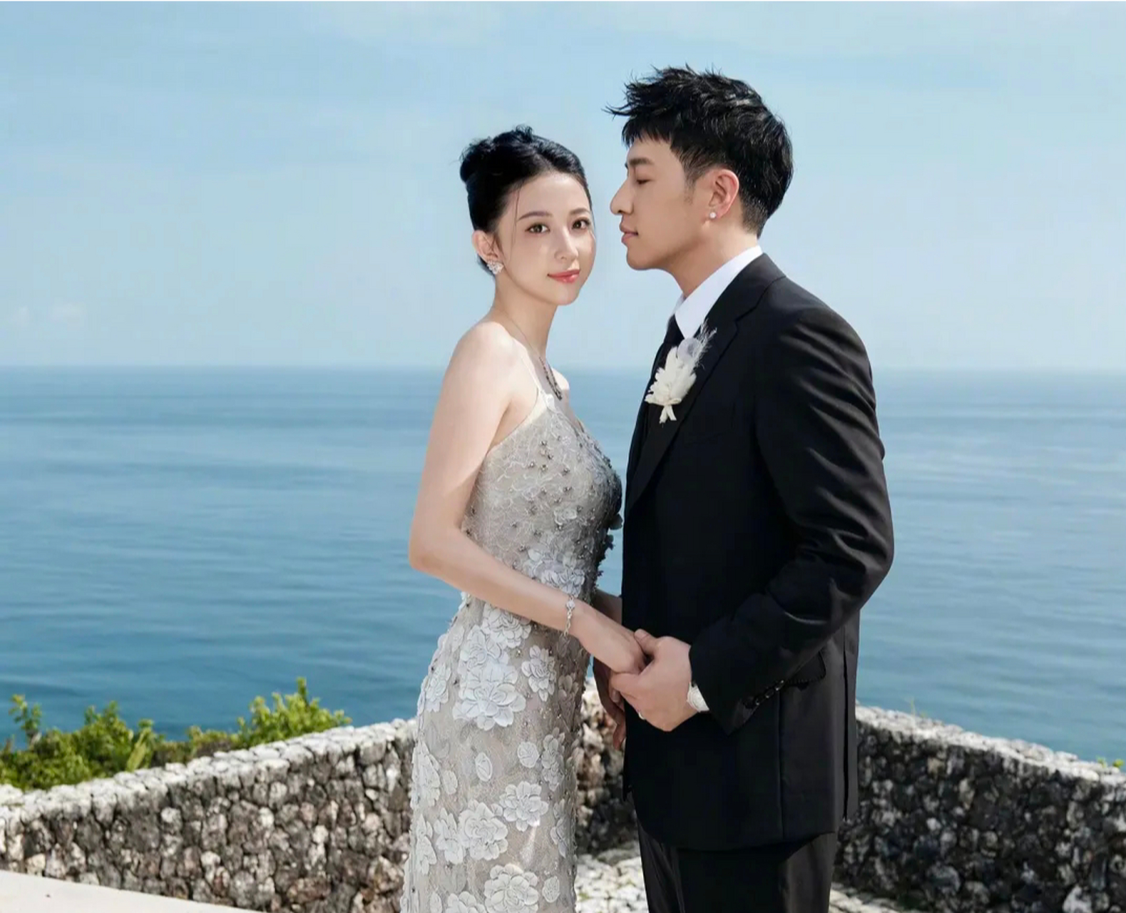 结婚三年后,潘玮柏终于和老婆宣云在巴厘岛举办婚礼了!