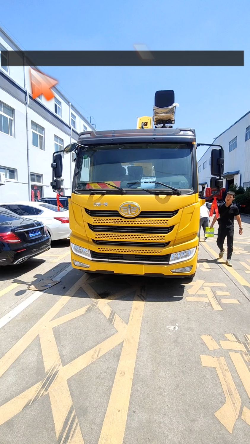 解放龙v锡柴220马力8吨清障带吊
