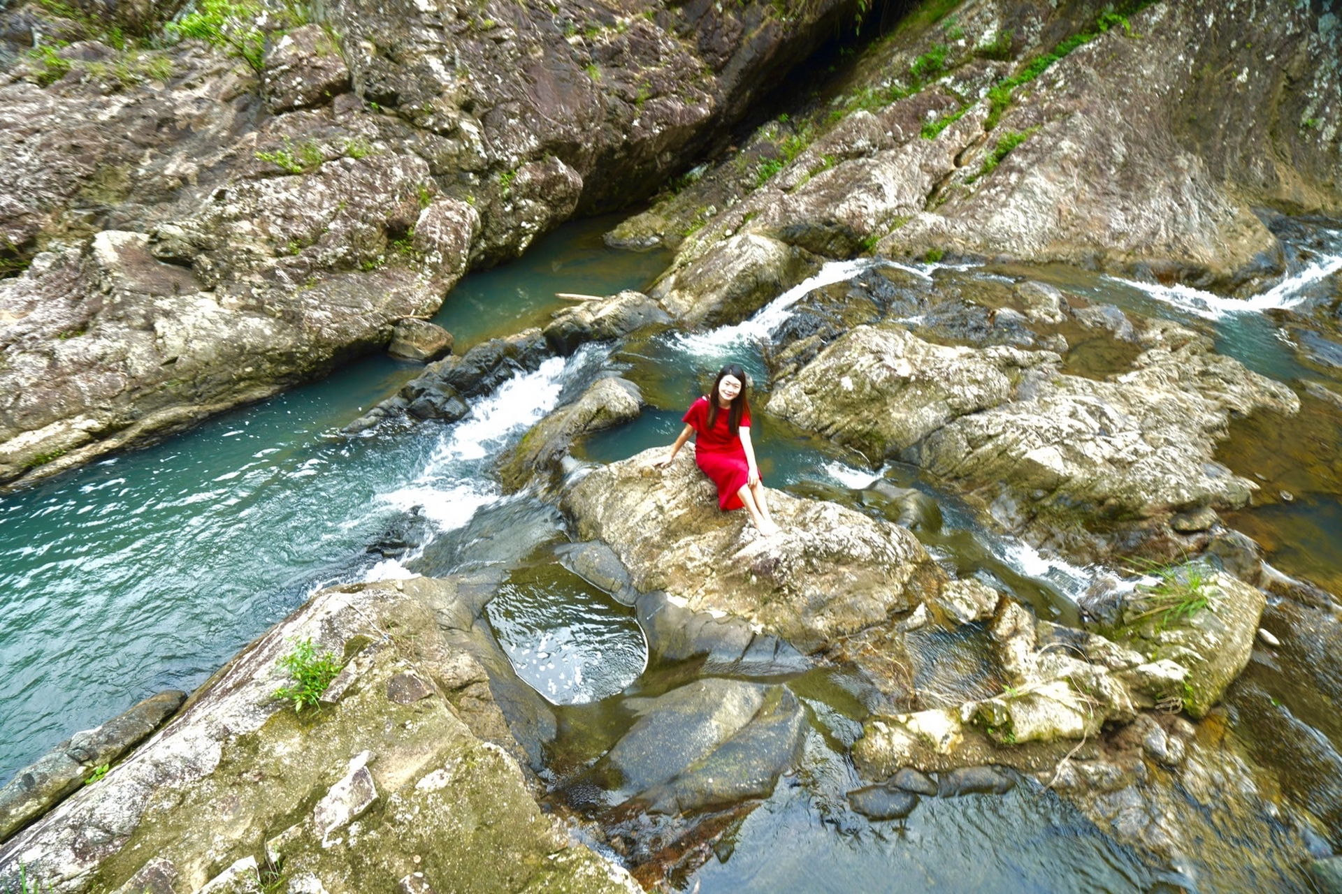 九珠潭,瑞安的九寨沟,是寨寮溪风景区的一个重要景区,景区由九珠潭,杭